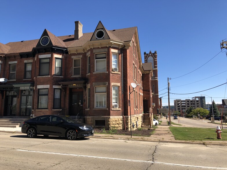 1004 Bluff St, Dubuque, IA for sale - Building Photo - Image 1 of 1