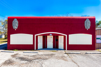 111 S 8th St, La Porte, TX for rent Building Photo- Image 1 of 13