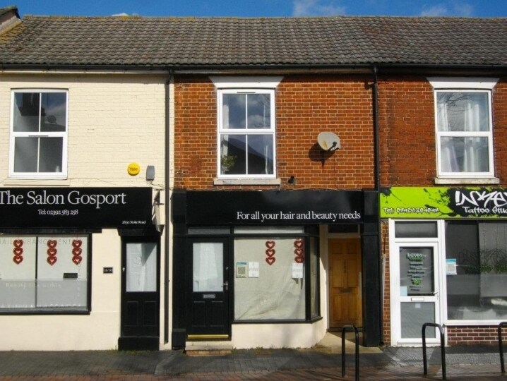 28 Stoke Rd, Gosport for sale Primary Photo- Image 1 of 1