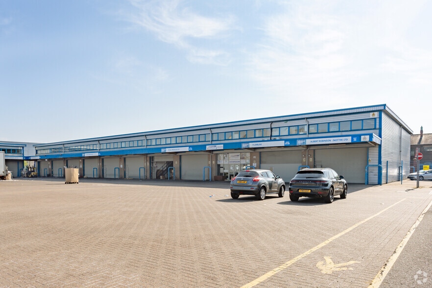 Clarke Rd, Nottingham to rent - Building Photo - Image 3 of 5