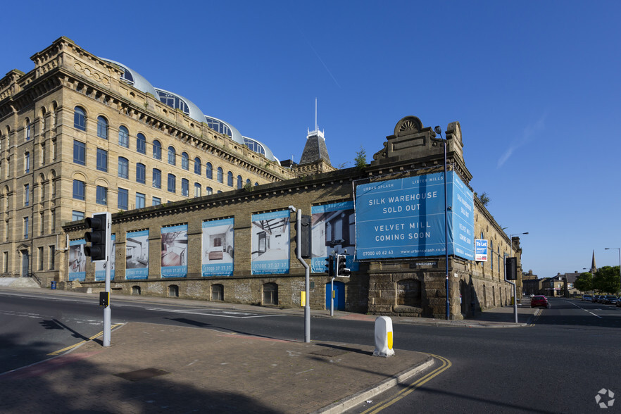 Lilycroft Rd, Bradford for rent - Primary Photo - Image 1 of 11