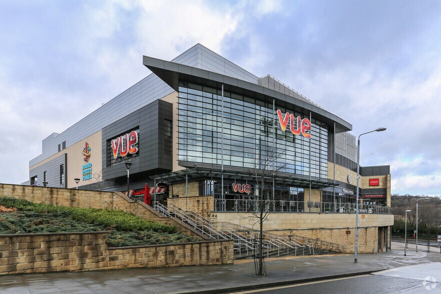 Broad St, Halifax for rent - Primary Photo - Image 1 of 11