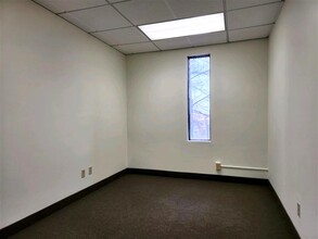 1955 University Ave W, Saint Paul, MN for rent Interior Photo- Image 2 of 6