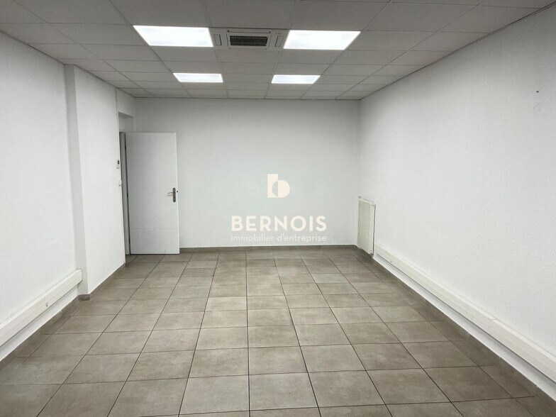 Office in Toulon for sale - Building Photo - Image 3 of 8