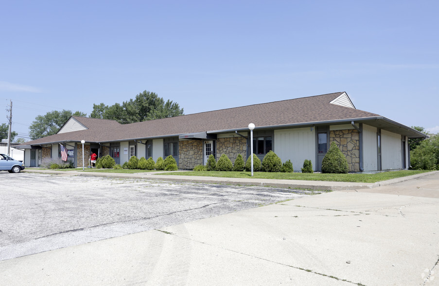 1531 47th Ave, Moline, IL for rent - Primary Photo - Image 1 of 4