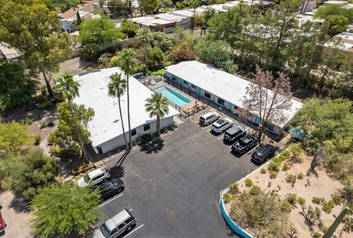 7440 E Cave Creek Rd, Carefree, AZ for sale - Building Photo - Image 1 of 19