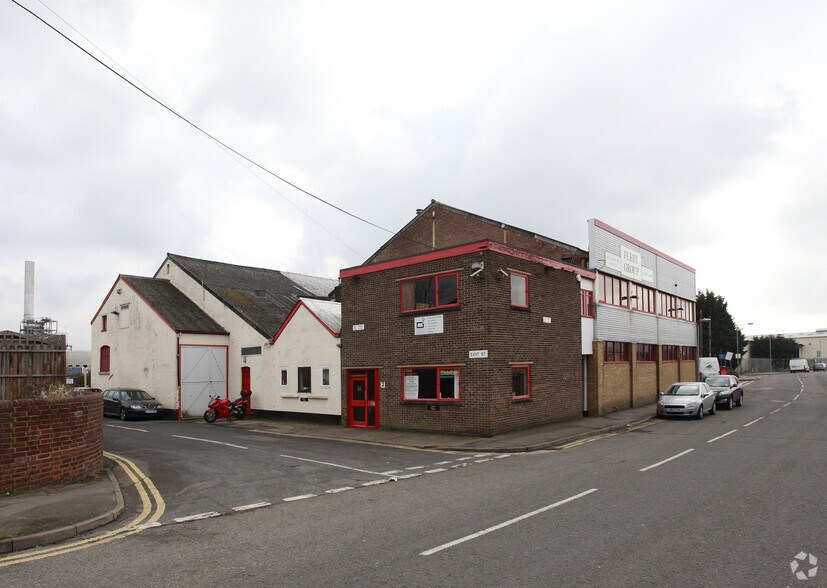 2 East St, Snodland, ME6 5BA UK