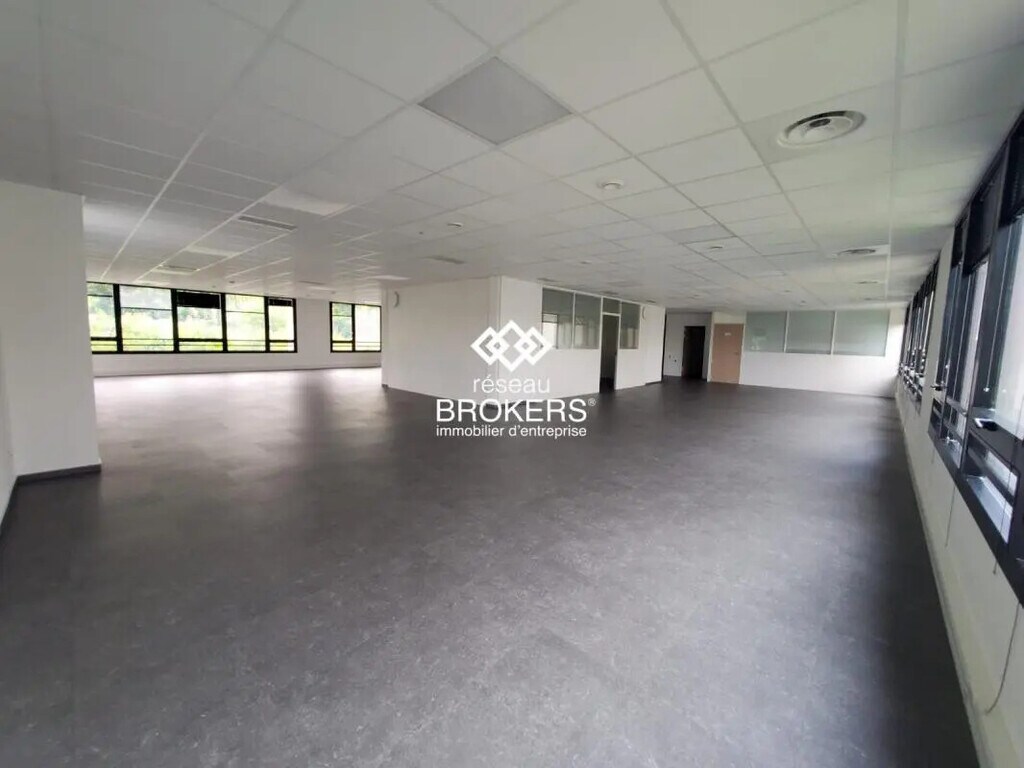 Location Bureaux 284 m² - Photo 1