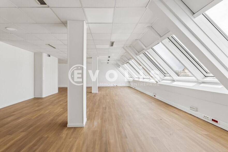 125 Rue Aristide Briand, Levallois-Perret to rent - Interior Photo - Image 2 of 12