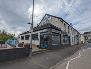 47 Bassett Ter, Llanelli for sale Building Photo- Image 1 of 9