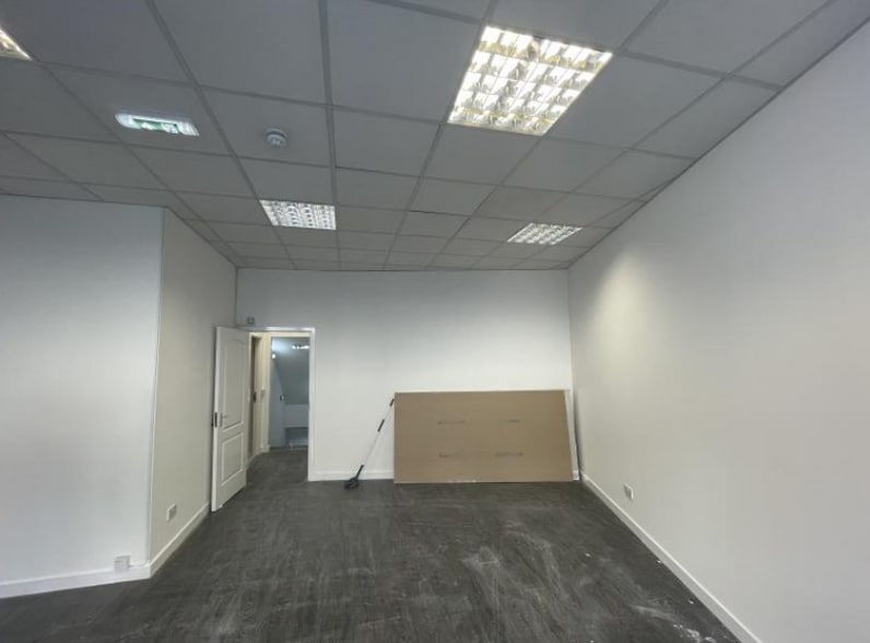 31 Manor St, Falkirk to rent - Interior Photo - Image 2 of 4