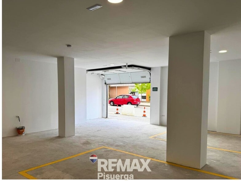 Calle de Enrique Cubero, 12, Valladolid, Valladolid for sale - Building Photo - Image 3 of 14