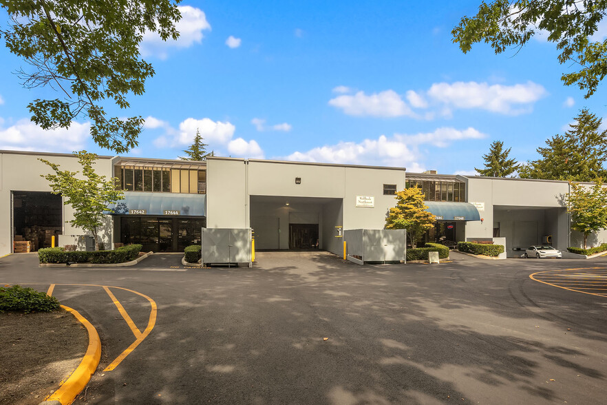 17640-17650 NE 65th St, Redmond, WA for rent - Building Photo - Image 3 of 5