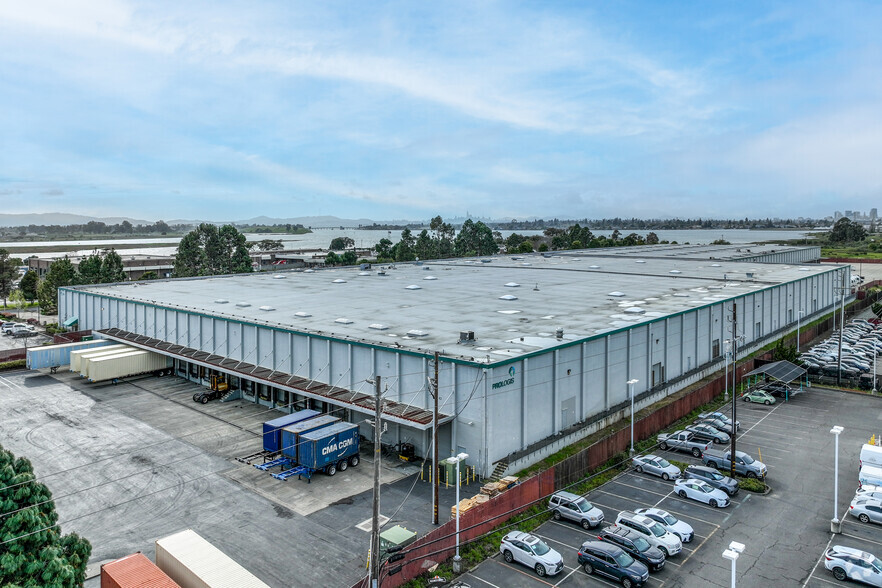 7200-7240 Edgewater Dr, Oakland, CA for rent - Primary Photo - Image 1 of 16