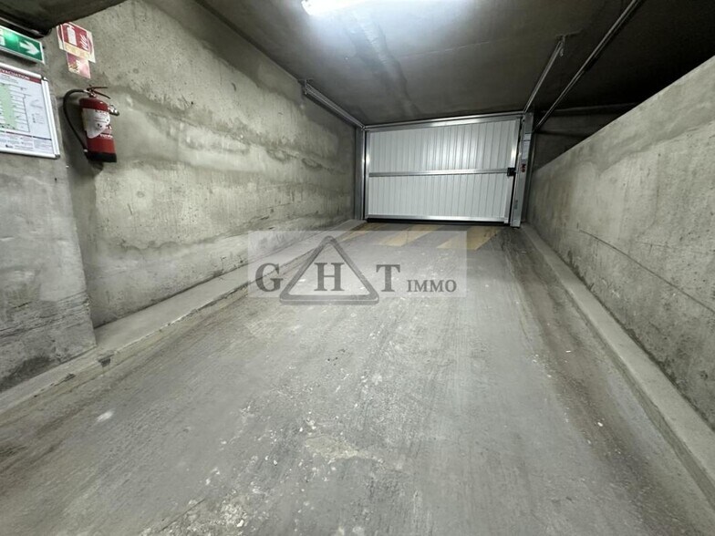 Industrial in Charenton-le-Pont to rent - Building Photo - Image 2 of 6