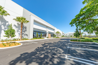 311 Racetrack Loop, Pompano Beach, FL to rent Interior Photo- Image 2 of 16