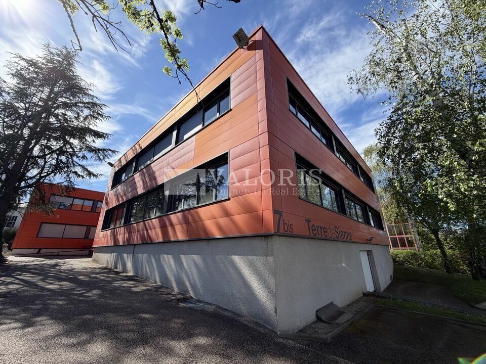 7 Rue Des Aulnes, Champagne-au-Mont-d'Or to rent Building Photo- Image 1 of 13