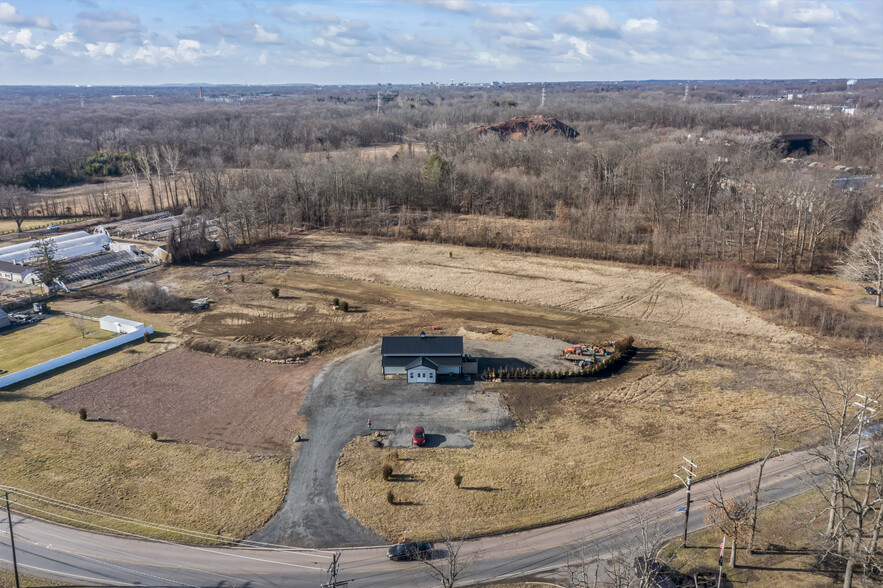 241 Bakers Basin Rd, Lawrence Township, NJ for sale - Primary Photo - Image 1 of 1