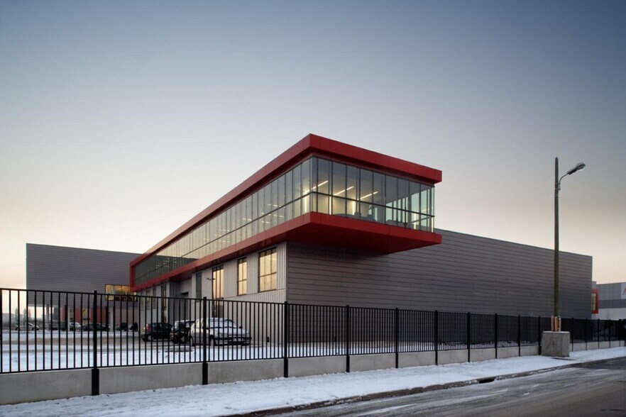 Office in Gennevilliers to rent - Building Photo - Image 1 of 10