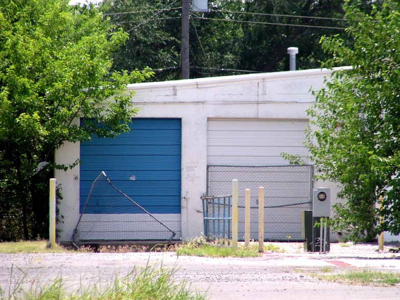 2410-2412 SW Lee Blvd, Lawton, OK for rent - Building Photo - Image 1 of 3