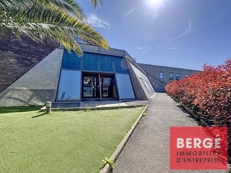 Office in Cannes to rent - Building Photo - Image 1 of 4