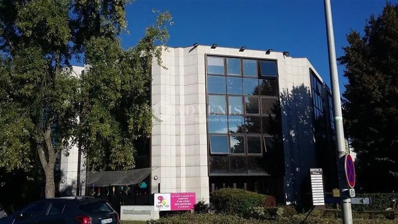 Office in Lognes to rent - Building Photo - Image 1 of 4