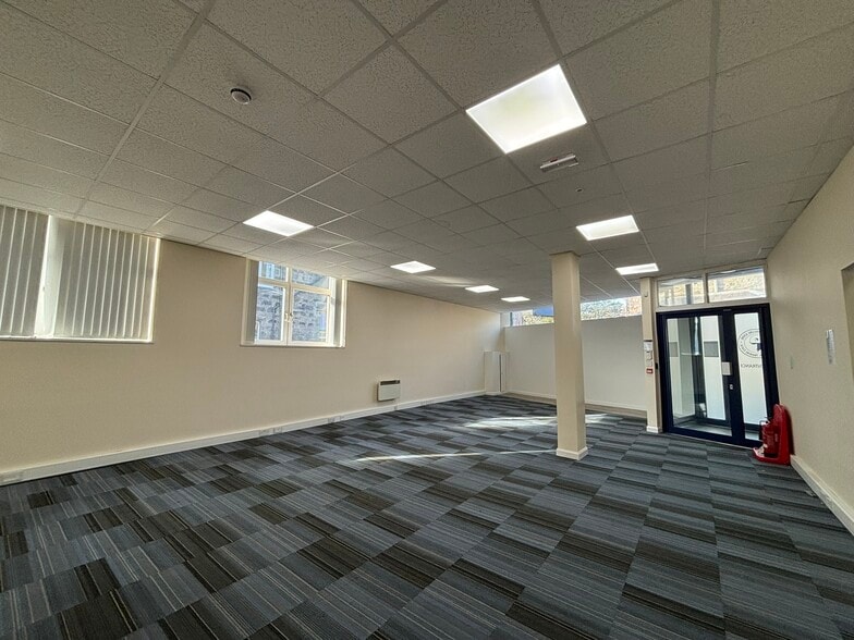 50 Union Gln, Aberdeen to rent - Building Photo - Image 3 of 10