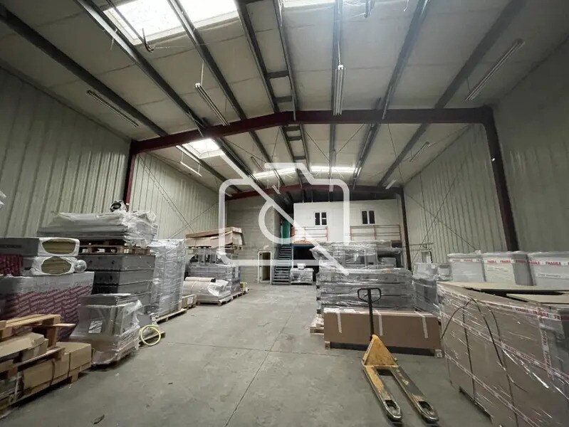 Industrial in Bondoufle to rent Interior Photo- Image 1 of 5