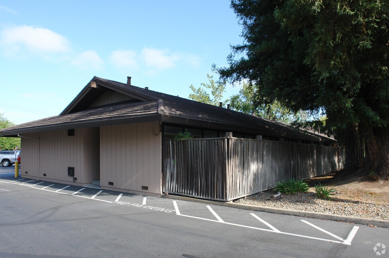 1901 Watt Ave, Sacramento 95825 UK