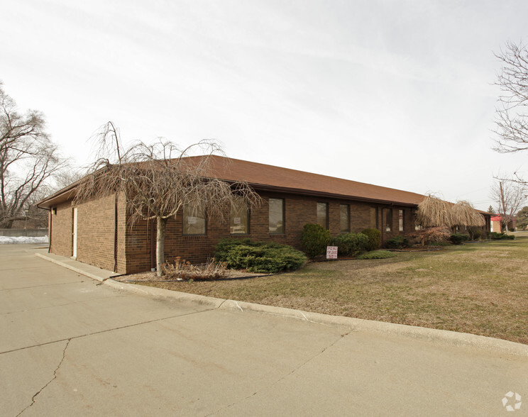 3200 E 12 Mile Rd, Warren, MI for sale - Primary Photo - Image 1 of 1