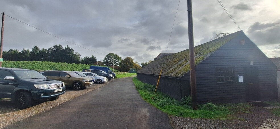 Castle Ln, West Grinstead to rent - Building Photo - Image 2 of 5