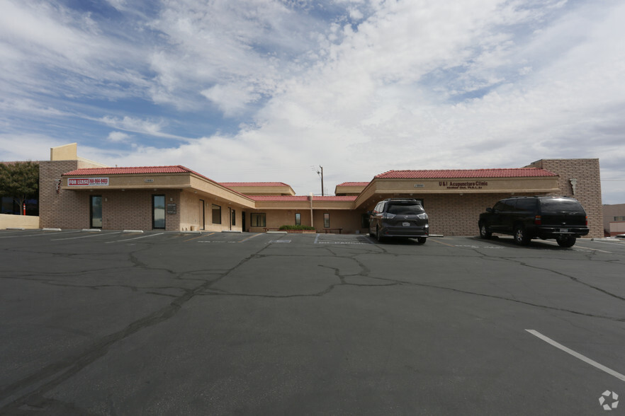 15995 Tuscola Rd, Apple Valley, CA for rent - Primary Photo - Image 1 of 7