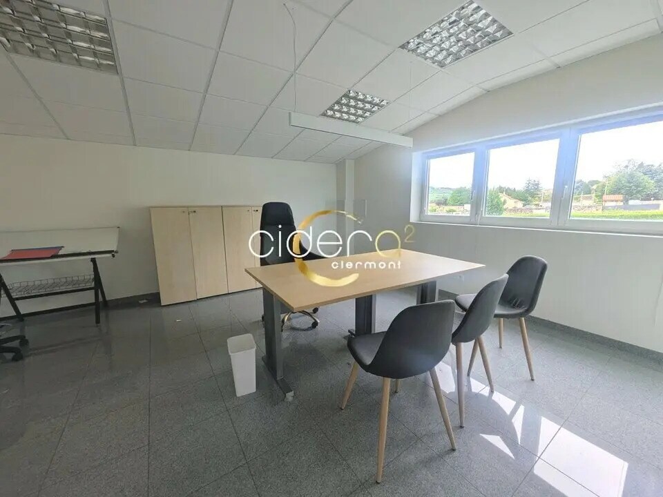 Location Bureaux 132 m² - Photo 1