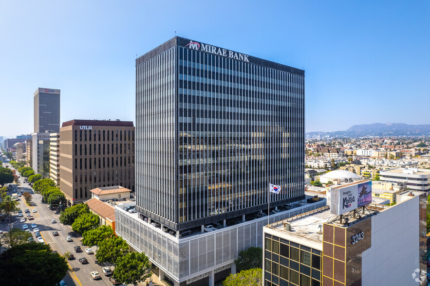 3255 Wilshire Blvd, Los Angeles, CA for rent - Building Photo - Image 1 of 5