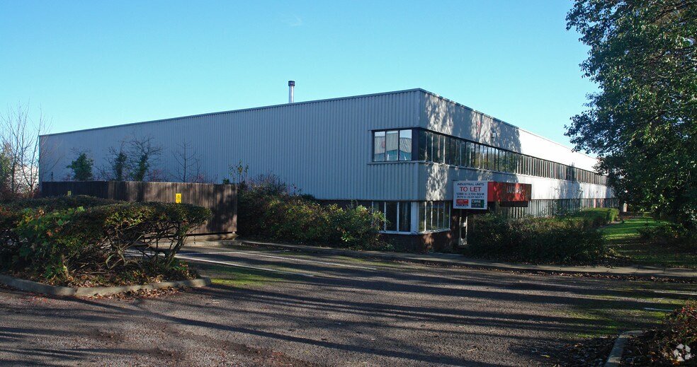 Broad Ground Rd, Redditch to rent - Primary Photo - Image 1 of 5