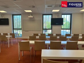 851 Avenue Jean Dalmas, Aix-en-Provence to rent Interior Photo- Image 2 of 4