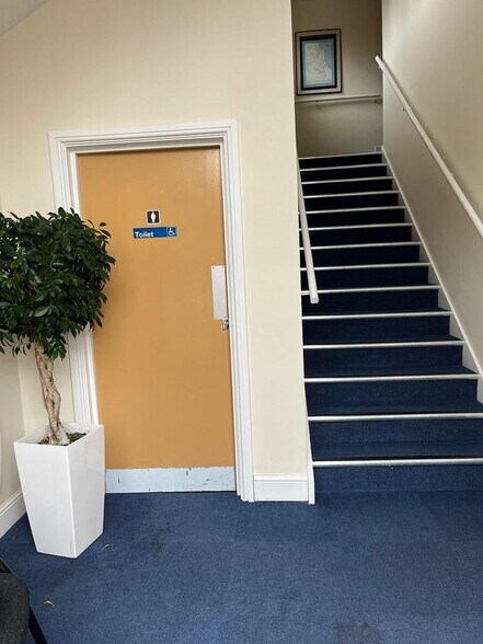 47A Denmark St, Wokingham to rent - Building Photo - Image 2 of 10