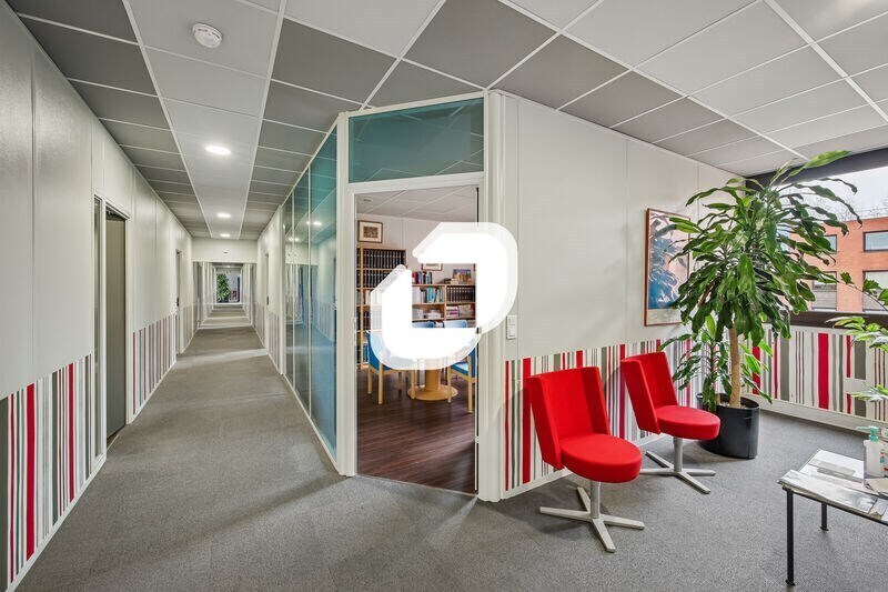 Office in Montigny-le-Bretonneux for sale - Interior Photo - Image 3 of 18