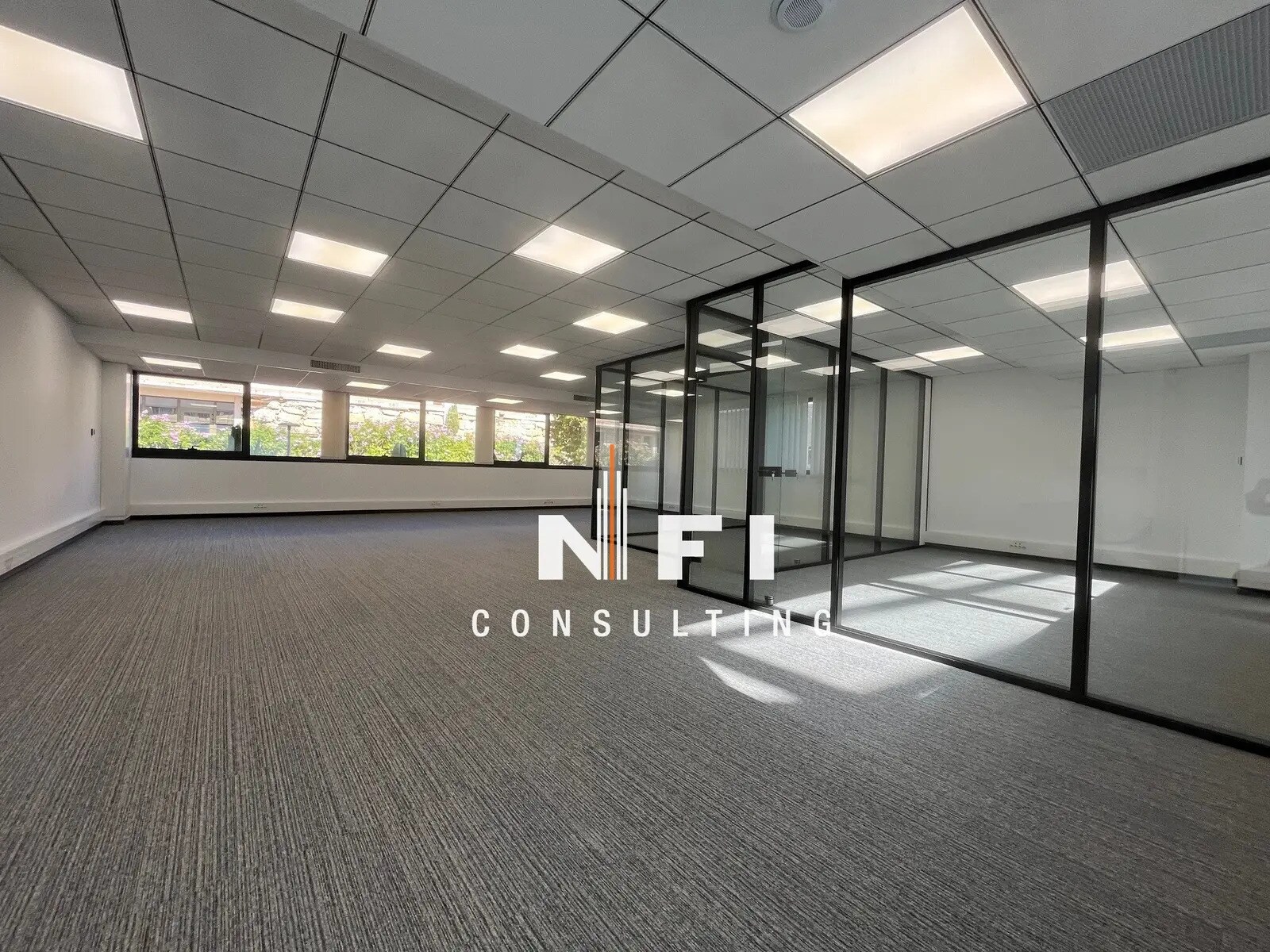 Office in Valbonne to rent Building Photo- Image 1 of 13