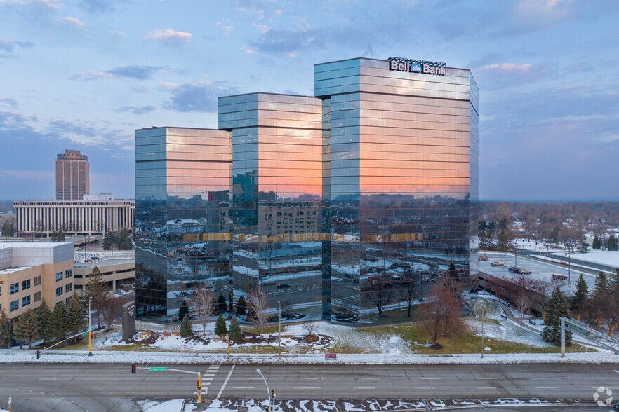 3800 American Blvd W, Bloomington, MN for rent - Primary Photo - Image 1 of 17