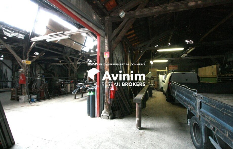 Light Industrial in Marseille for sale - Building Photo - Image 3 of 8