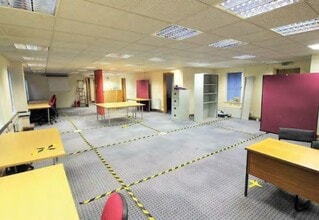 Vernon Rd, Scarborough to rent Interior Photo- Image 2 of 2