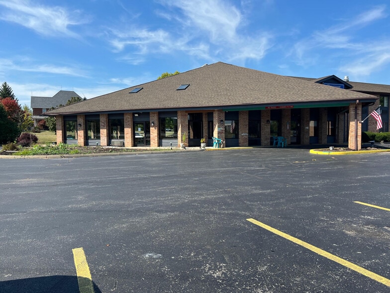 2820 Hotel Ave, Huntington, IN for sale - Primary Photo - Image 2 of 14