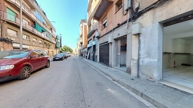 Retail in Santa Coloma de Gramenet, Barcelona to rent Interior Photo- Image 2 of 9