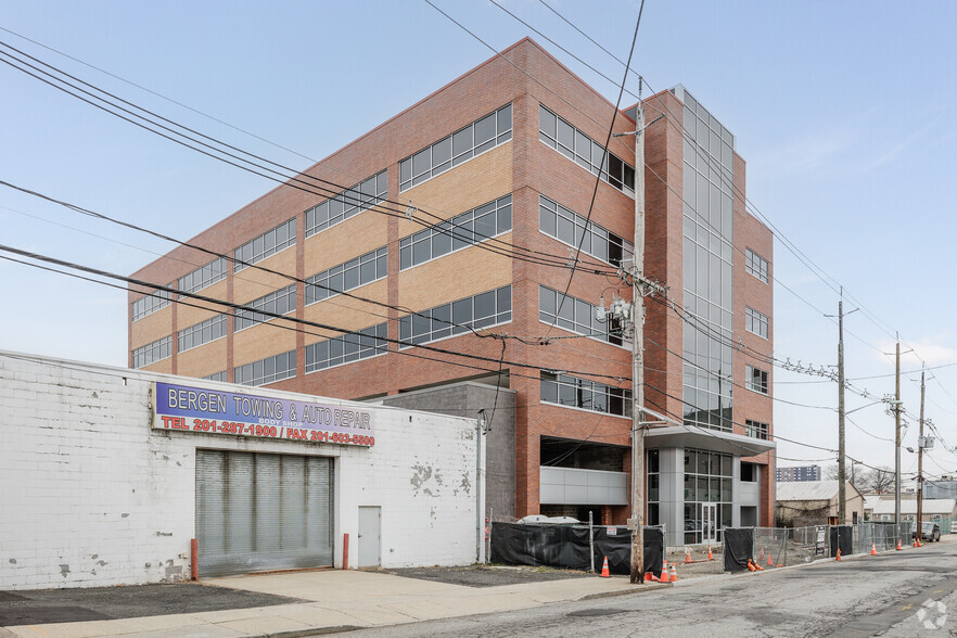 200 Atlantic St, Hackensack, NJ for rent - Building Photo - Image 3 of 6