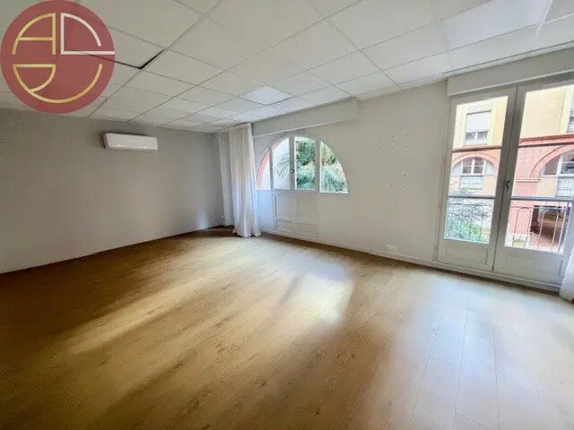 Location Bureaux 200 m² - Photo 1