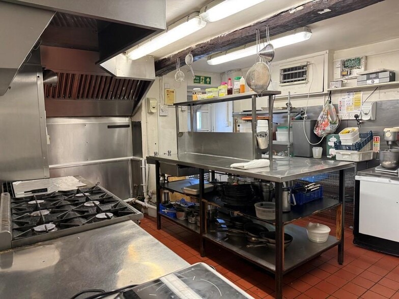 124 Stricklandgate, Kendal for sale - Building Photo - Image 3 of 13