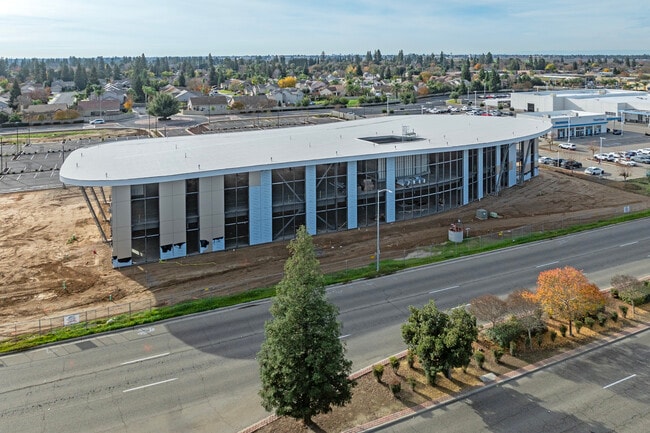 More details for 700 W Herndon Ave, Clovis, CA - Office to Rent