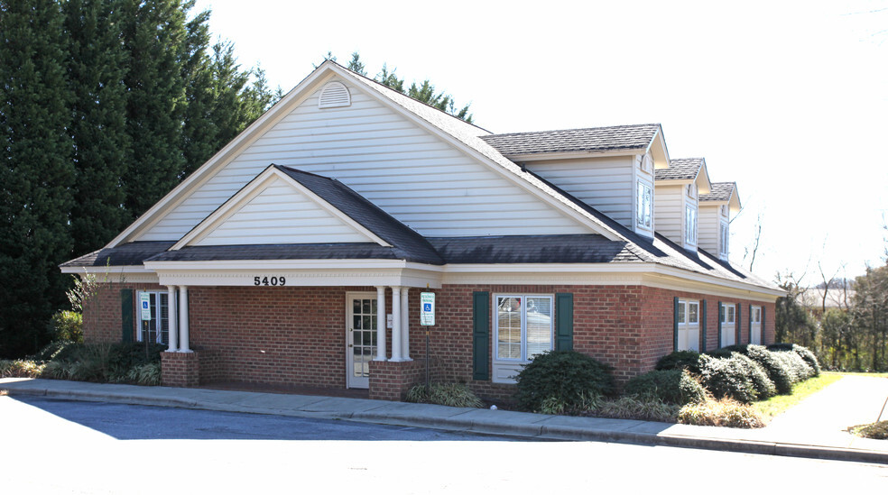 5409 W Friendly Ave, Greensboro, NC for sale - Primary Photo - Image 1 of 1