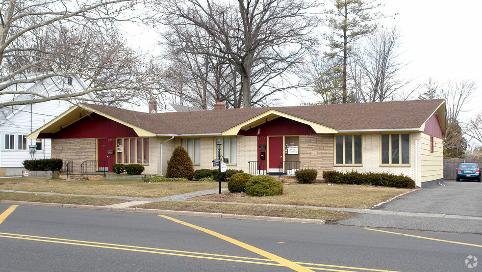 2305 N Wood Ave, Roselle, NJ for rent - Building Photo - Image 1 of 23